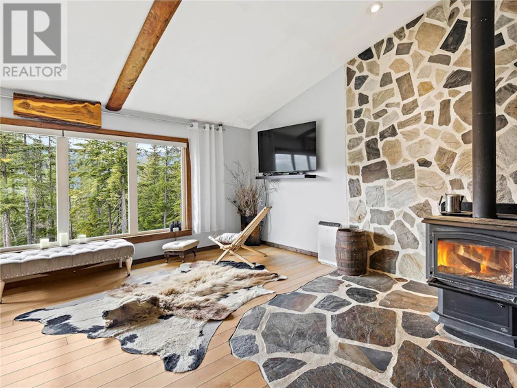 1446 Nittel Road, Seymour Arm, BC, V0E 1M0 - 16