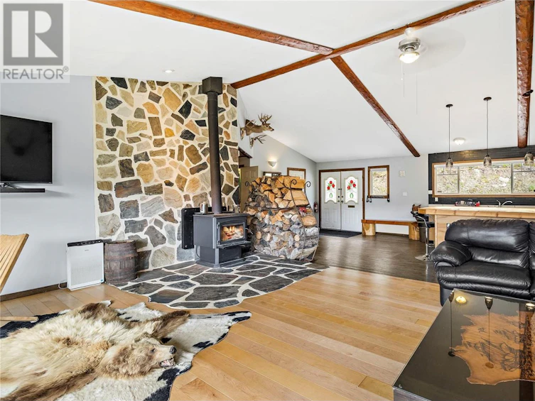 1446 Nittel Road, Seymour Arm, BC, V0E 1M0 - 17