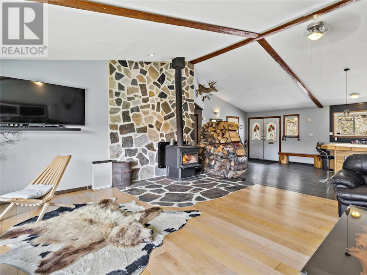 1446 Nittel Road, Seymour Arm, BC, V0E 1M0 - 3