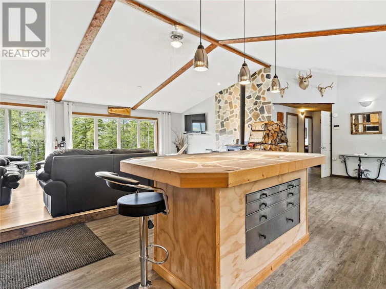 1446 Nittel Road, Seymour Arm, BC, V0E 1M0 - 7