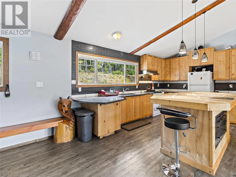1446 Nittel Road, Seymour Arm, BC, V0E 1M0 - 8