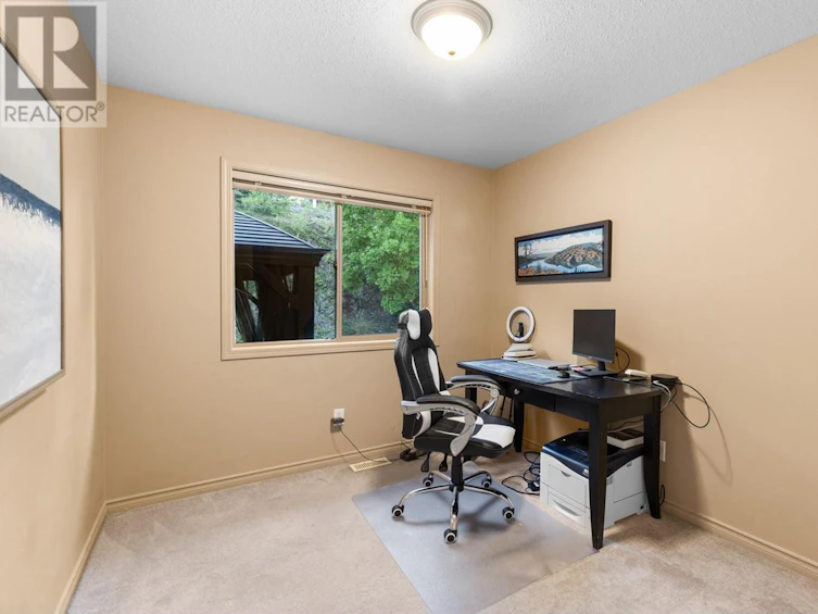 2135 Chilanko Court, Kelowna, BC, V1V 2L7 - 24