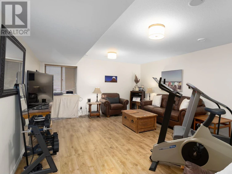 2135 Chilanko Court, Kelowna, BC, V1V 2L7 - 32