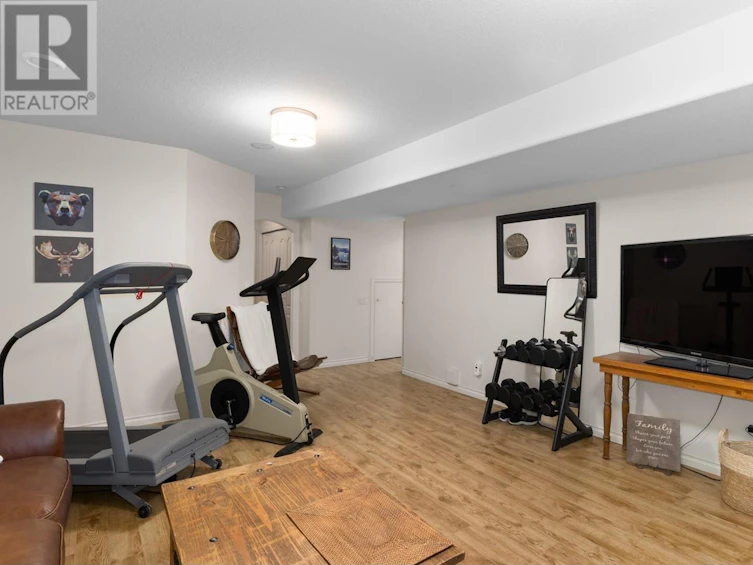 2135 Chilanko Court, Kelowna, BC, V1V 2L7 - 33