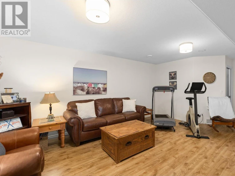 2135 Chilanko Court, Kelowna, BC, V1V 2L7 - 34