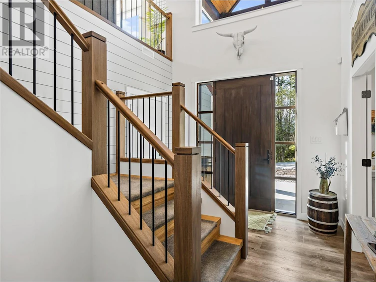 3200 Northeast 20 Street, Salmon Arm, BC, V1E 2G9 - 3