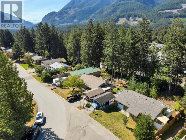 450 Chamiss Crescent, Gold River, BC, V0P 1G0 - 3