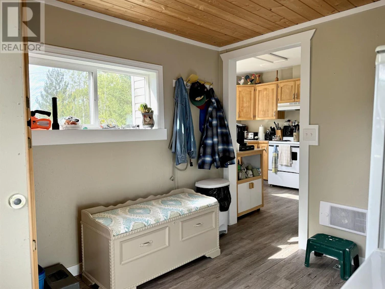 8043-83 Mile Road, 70 Mile House, BC, V0K 2K1 - 25