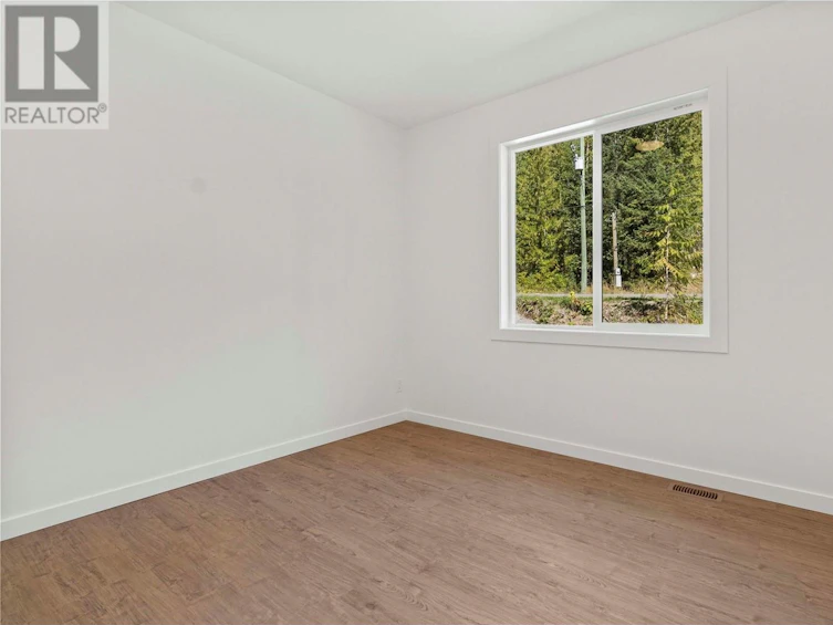 7308 Estate Place, Anglemont, BC, V0E 1M8 - 27