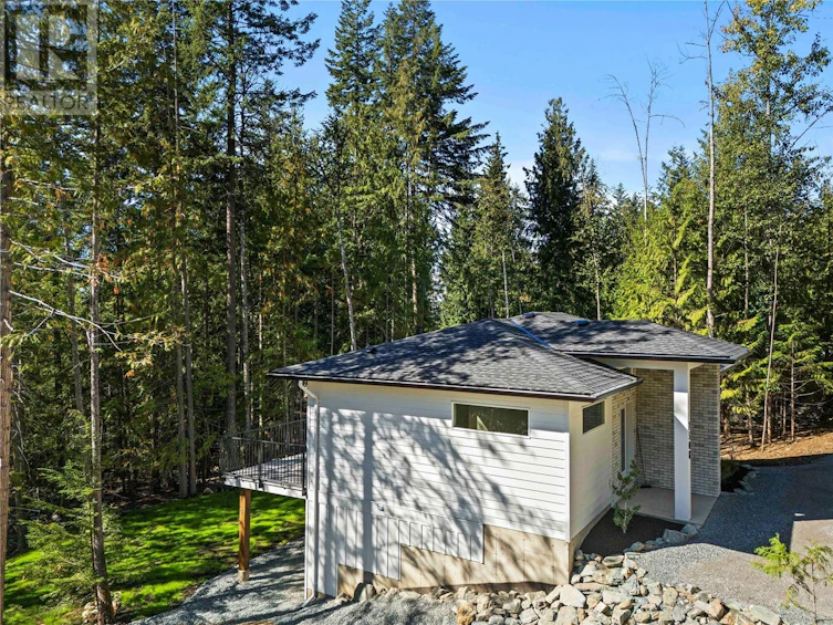 7308 Estate Place, Anglemont, BC, V0E 1M8 - 3
