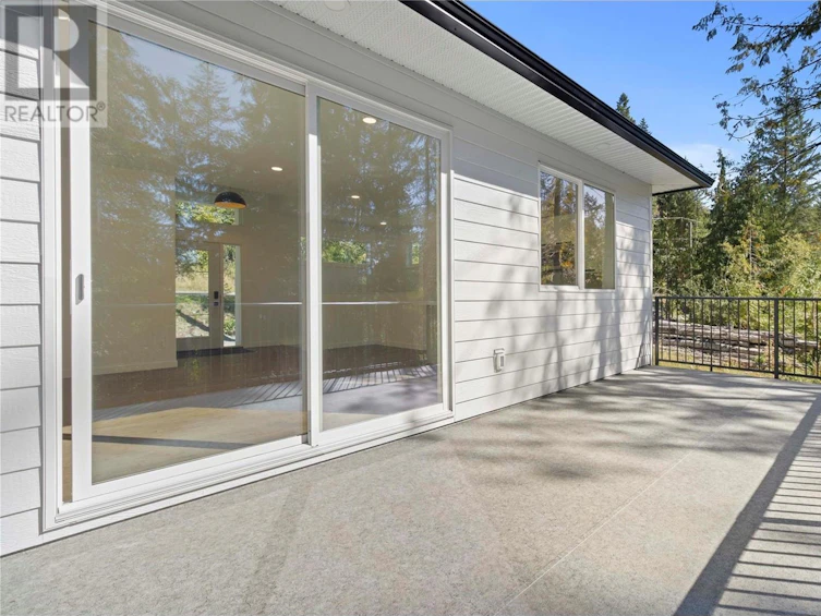 7308 Estate Place, Anglemont, BC, V0E 1M8 - 37