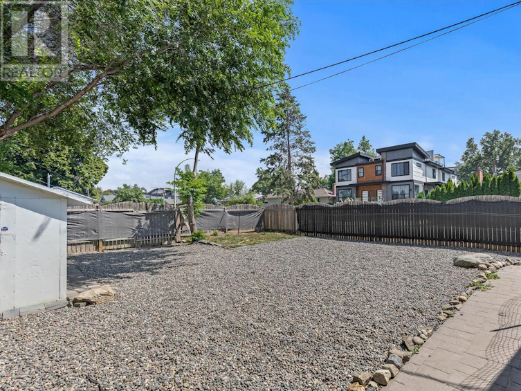2293 Woodlawn Street, Kelowna, BC, V1Y 2T1 - 22