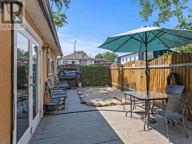 2293 Woodlawn Street, Kelowna, BC, V1Y 2T1 - 23