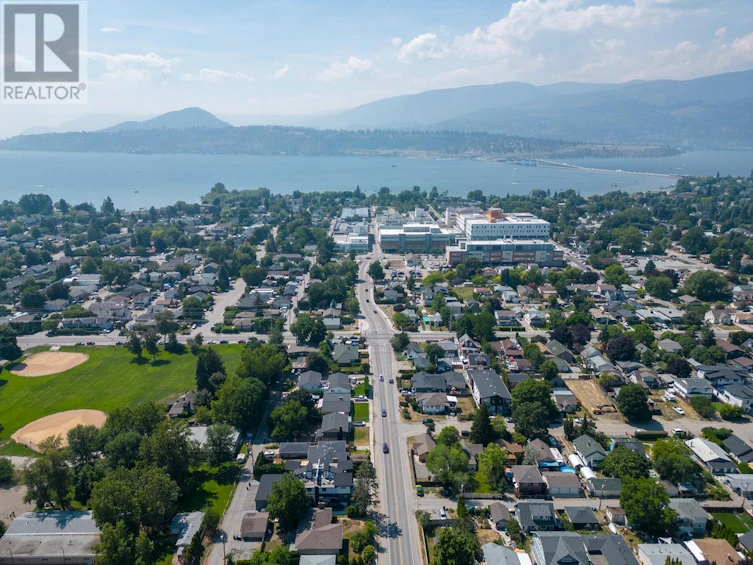 2293 Woodlawn Street, Kelowna, BC, V1Y 2T1 - 24