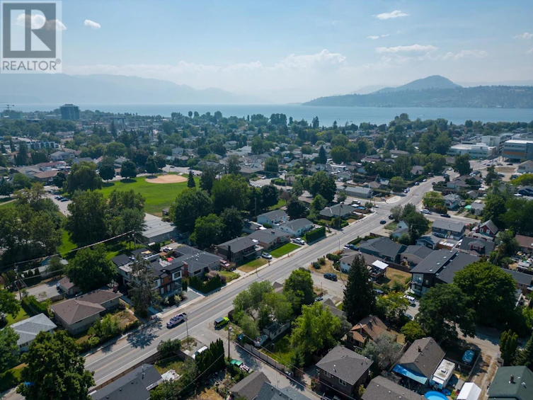 2293 Woodlawn Street, Kelowna, BC, V1Y 2T1 - 26
