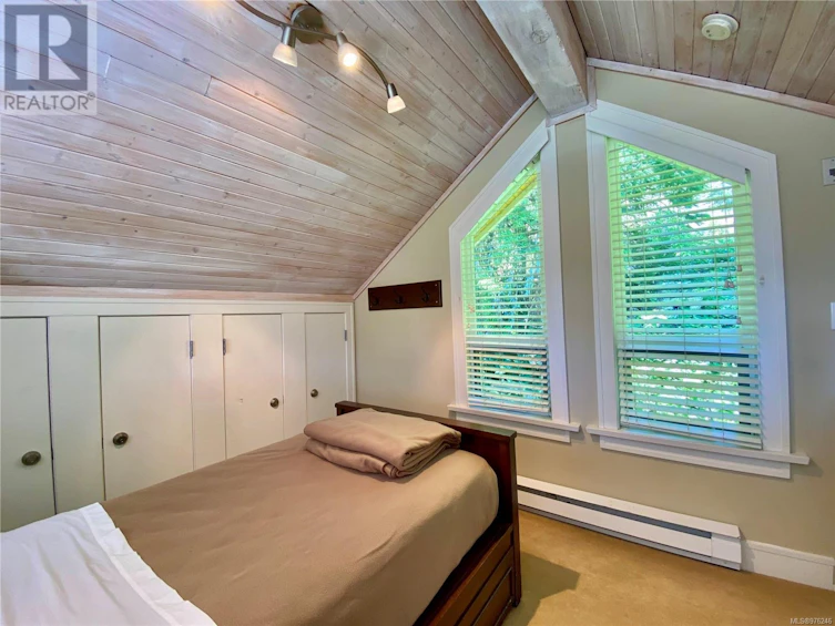 22a-2315 Mackinnon Road, Pender Island, BC, V0N 2M1 - 9
