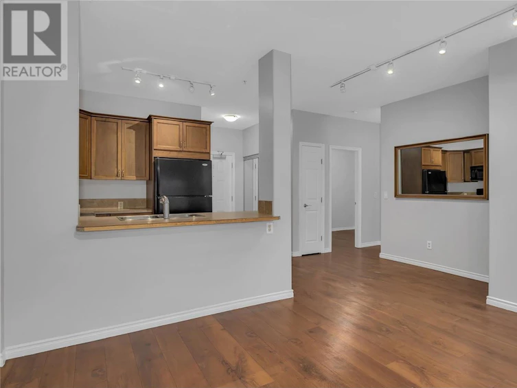 204-1007 Harvey Avenue, Kelowna, BC, V1Y 6E4 - 16
