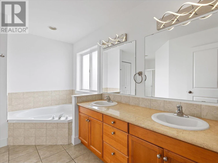 606 South South Crest Drive, Kelowna, BC, V1W 4Y6 - 16