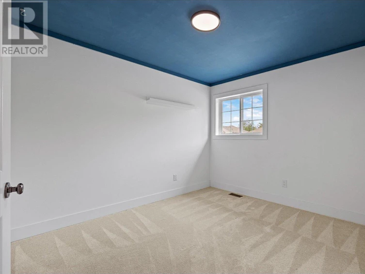 606 South South Crest Drive, Kelowna, BC, V1W 4Y6 - 20
