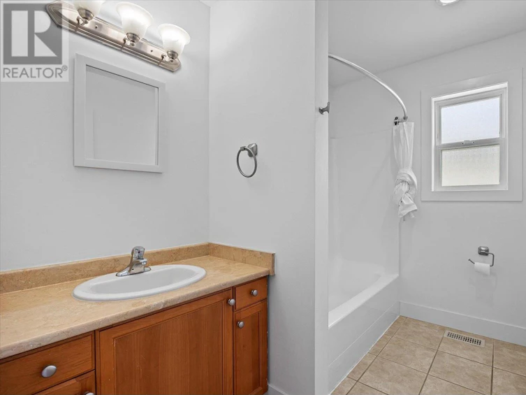 606 South South Crest Drive, Kelowna, BC, V1W 4Y6 - 21