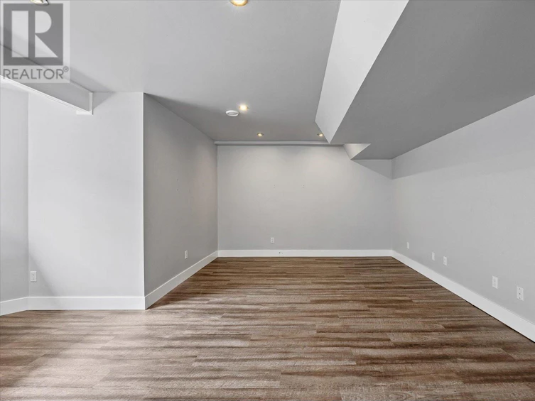 606 South South Crest Drive, Kelowna, BC, V1W 4Y6 - 24