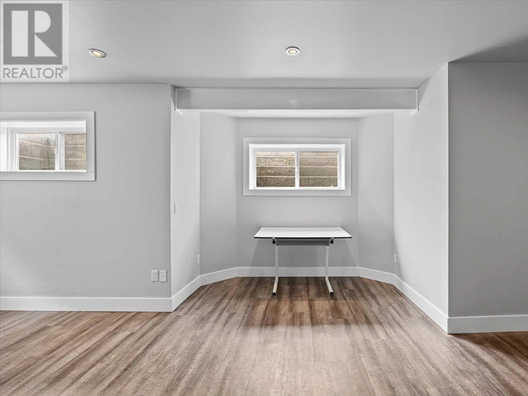 606 South South Crest Drive, Kelowna, BC, V1W 4Y6 - 26