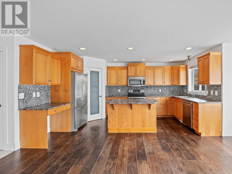 606 South South Crest Drive, Kelowna, BC, V1W 4Y6 - 5