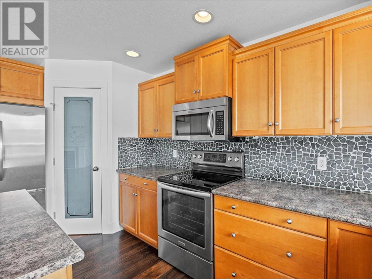 606 South South Crest Drive, Kelowna, BC, V1W 4Y6 - 6