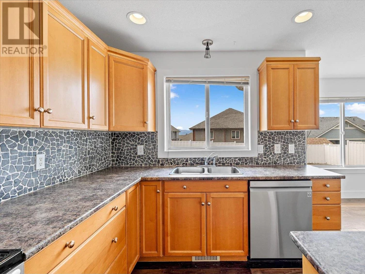 606 South South Crest Drive, Kelowna, BC, V1W 4Y6 - 7