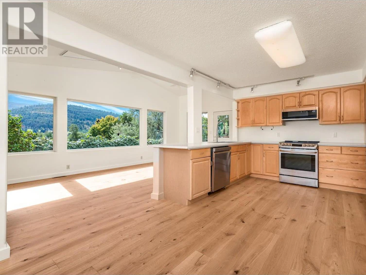 8510 Aberdeen Road, Coldstream, BC, V1B 2J6 - 6