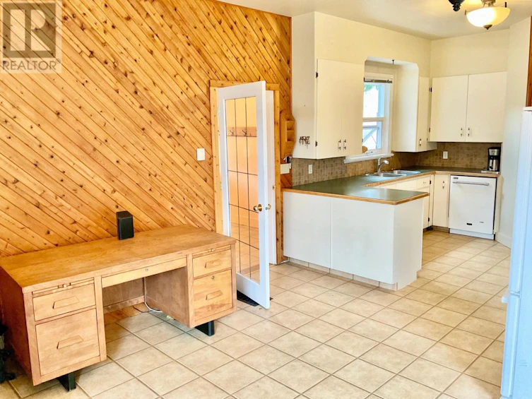 270 Dominion Street, Midway, BC, V0H 1M0 - 23