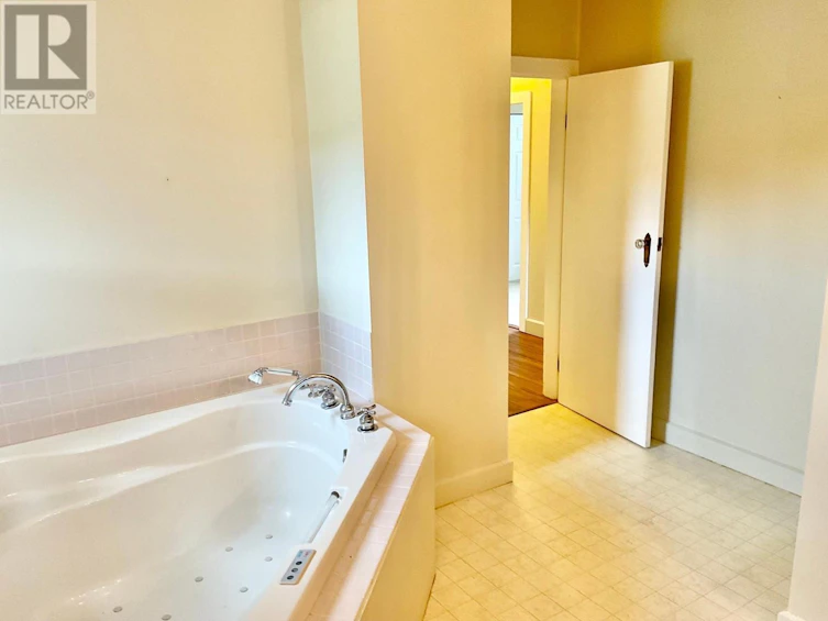 270 Dominion Street, Midway, BC, V0H 1M0 - 28