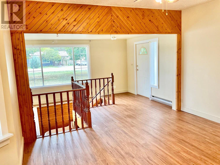 270 Dominion Street, Midway, BC, V0H 1M0 - 33