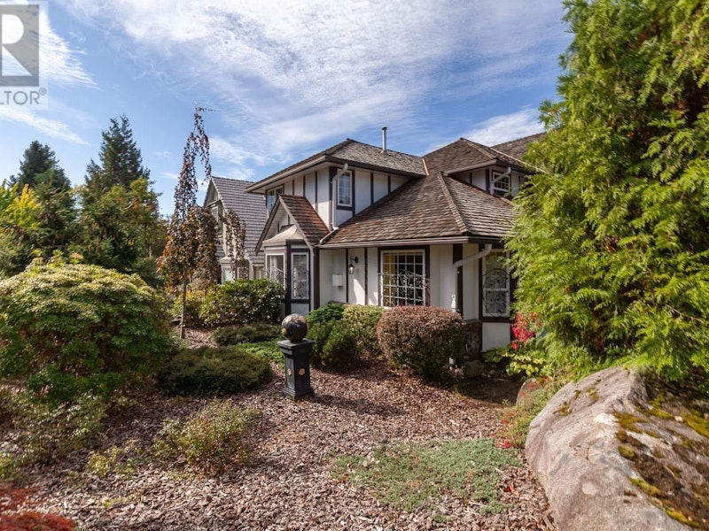 1555 Grand Boulevard, North Vancouver BC V7L 3X9