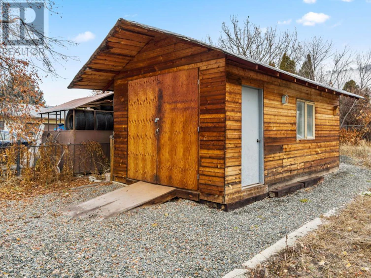 4270 Spurraway Road, Kamloops, BC, V2H 1L2 - 42