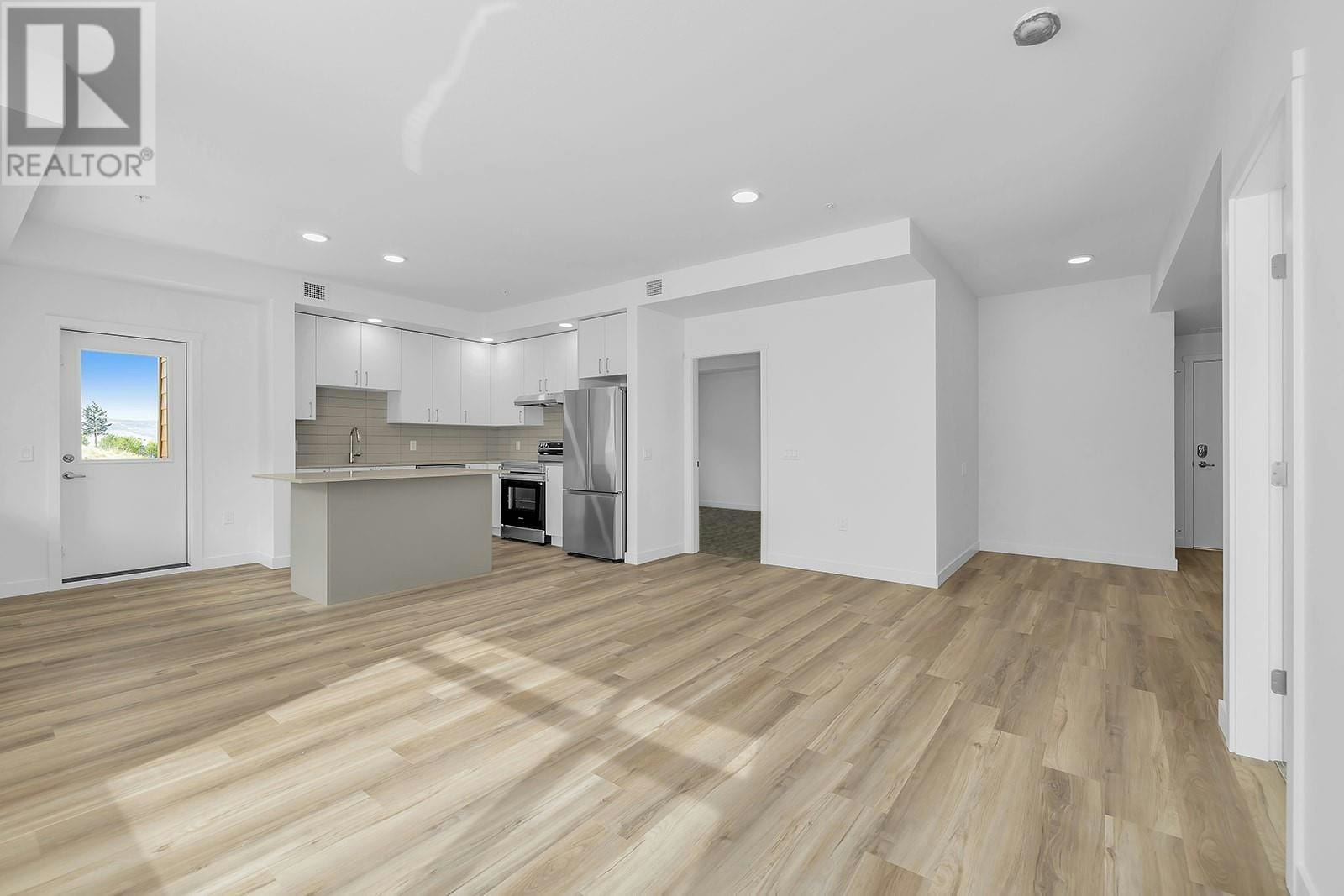 402-1057 Frost Road, Kelowna, BC, V1Y 6G1
