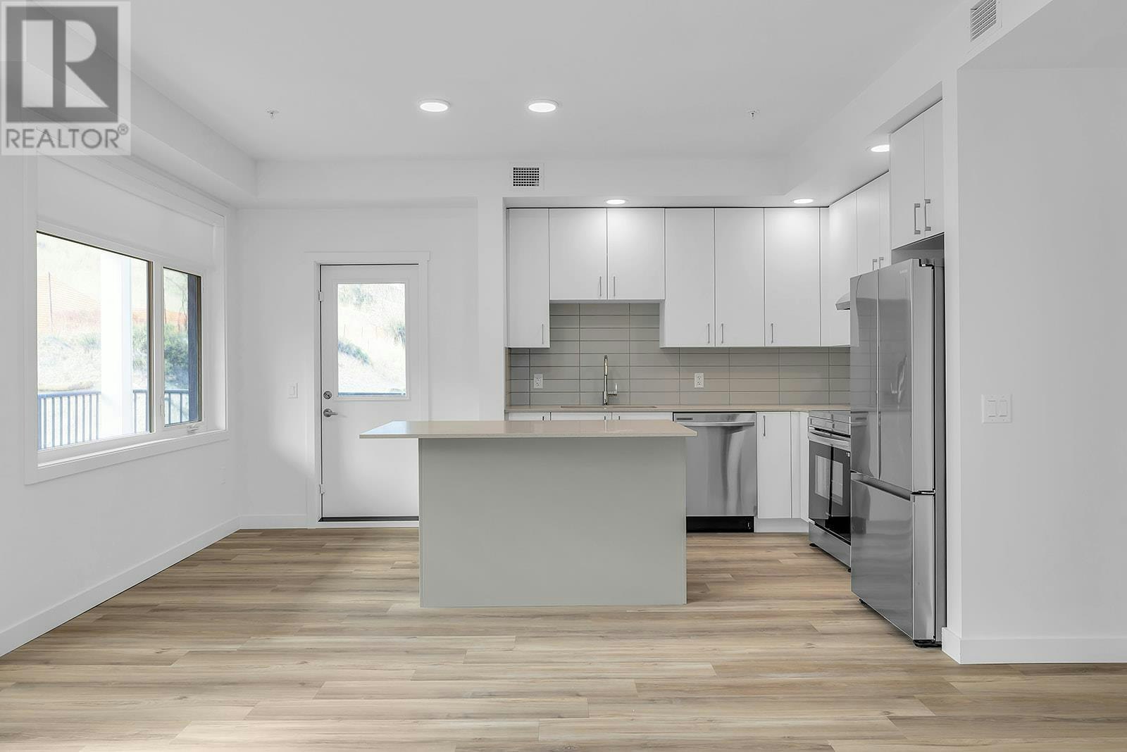 402-1057 Frost Road, Kelowna, BC, V1Y 6G1 - 3