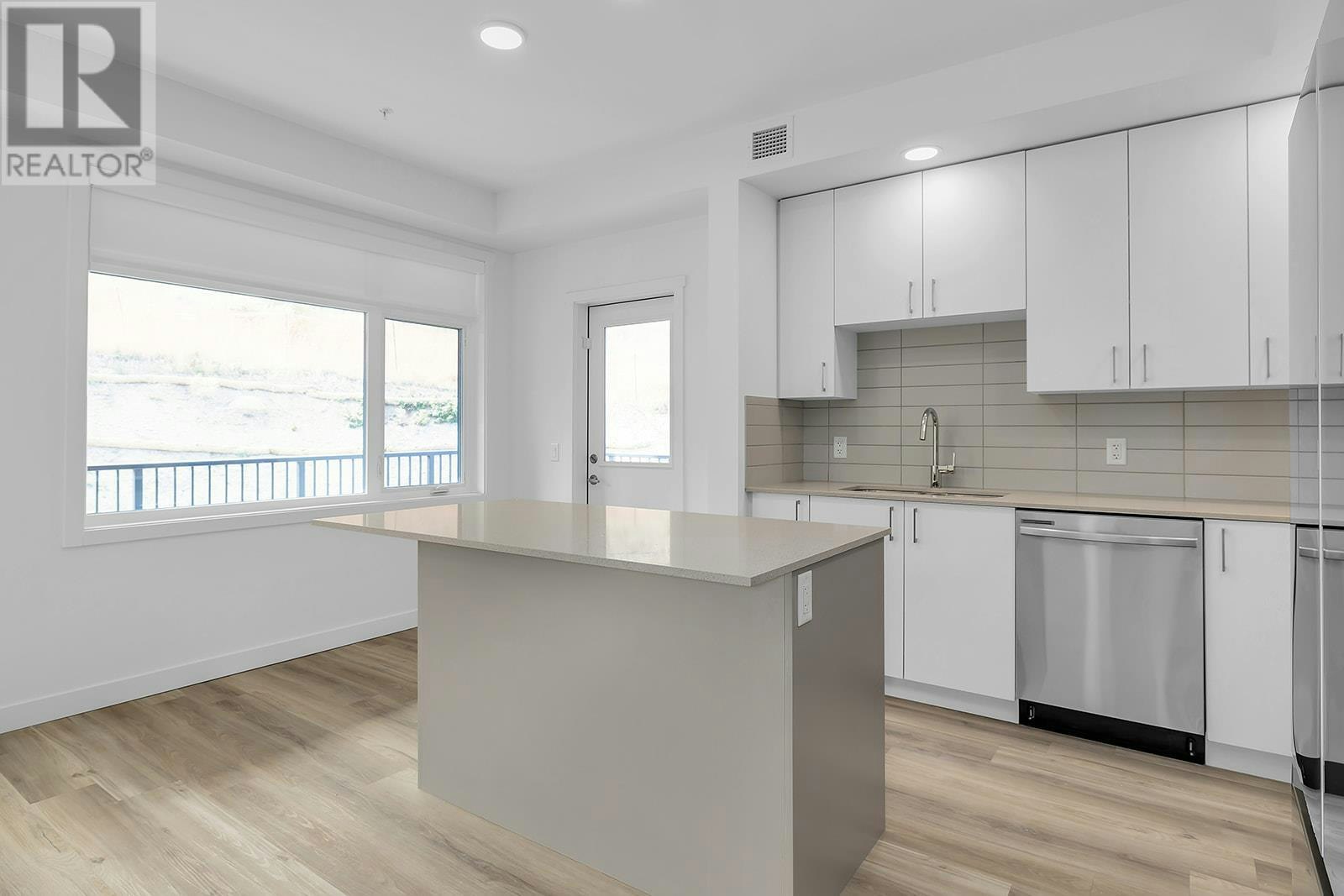 402-1057 Frost Road, Kelowna, BC, V1Y 6G1 - 6