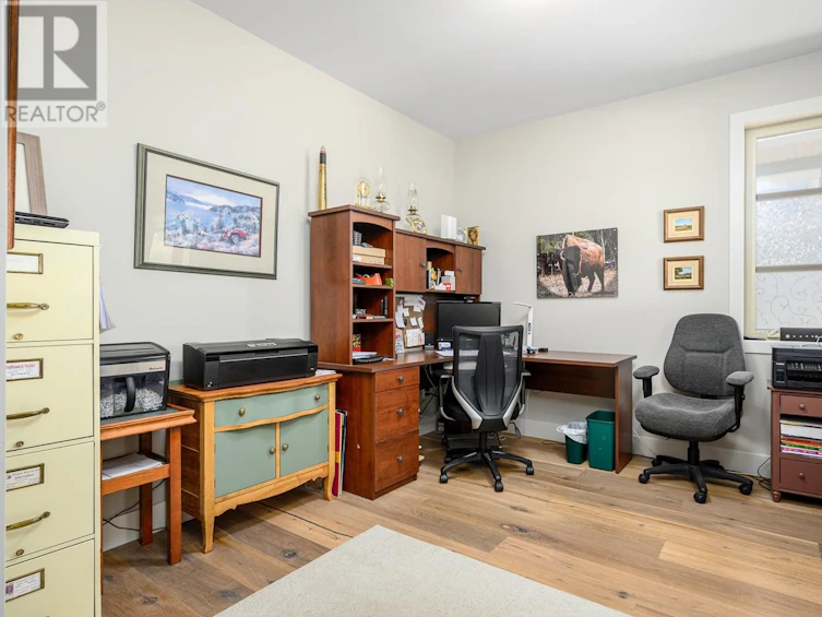 8972 Bayswater Place, Vernon, BC, V1H 2K9 - 8