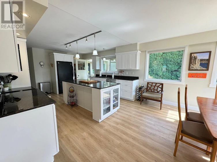 360 Farrell Street, Penticton, BC, V2A 4G1 - 16