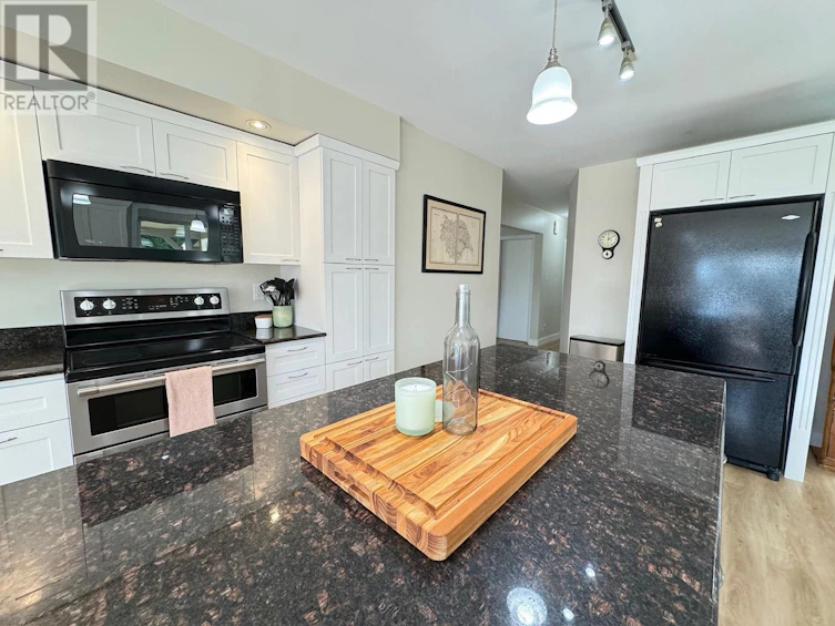 360 Farrell Street, Penticton, BC, V2A 4G1 - 20