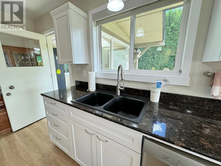 360 Farrell Street, Penticton, BC, V2A 4G1 - 21