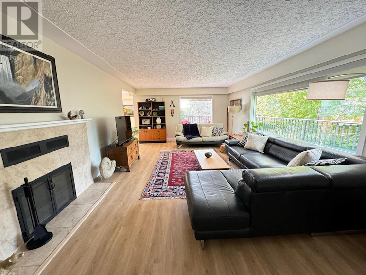 360 Farrell Street, Penticton, BC, V2A 4G1 - 4