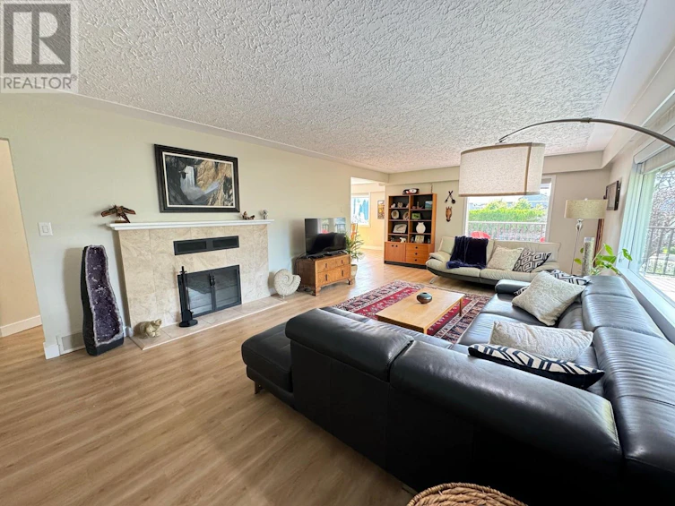 360 Farrell Street, Penticton, BC, V2A 4G1 - 5