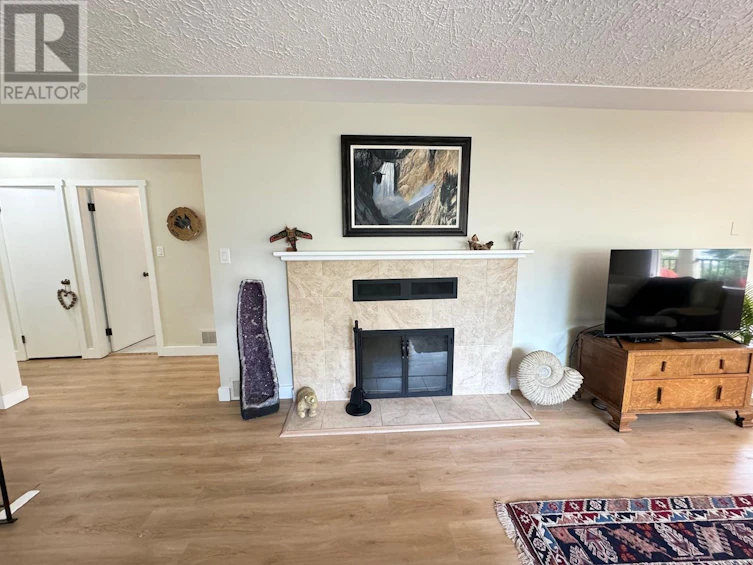 360 Farrell Street, Penticton, BC, V2A 4G1 - 6