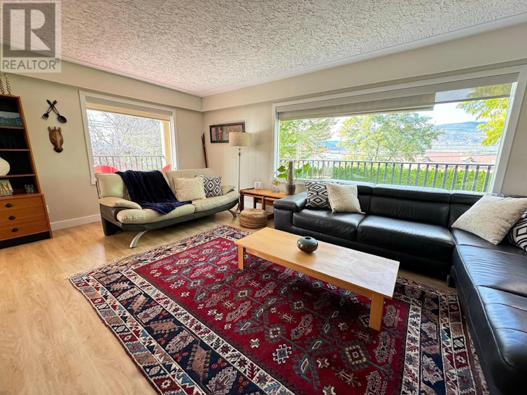 360 Farrell Street, Penticton, BC, V2A 4G1 - 7