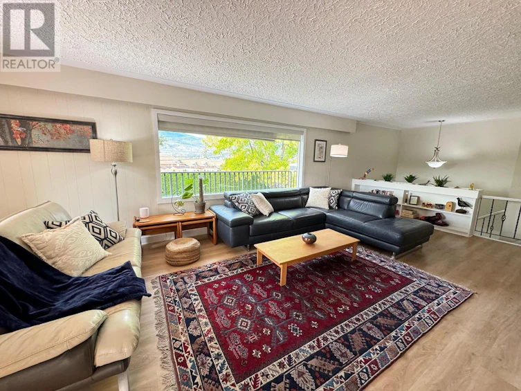 360 Farrell Street, Penticton, BC, V2A 4G1 - 8