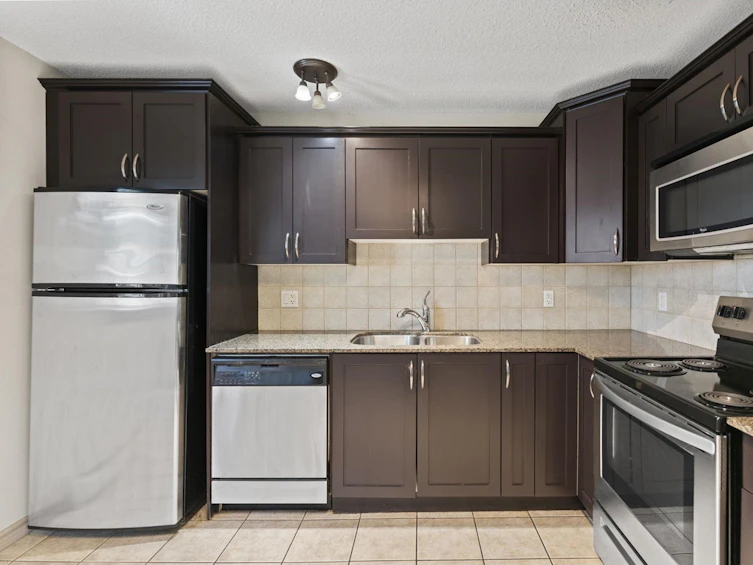 6-10710 84 Avenue NW, Edmonton, AB, T6E 2H9 - 2