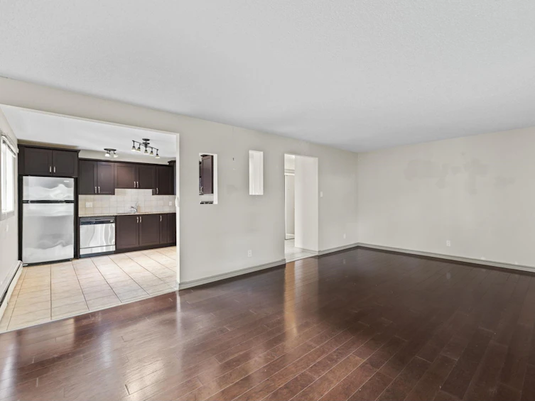 6-10710 84 Avenue NW, Edmonton, AB, T6E 2H9 - 6
