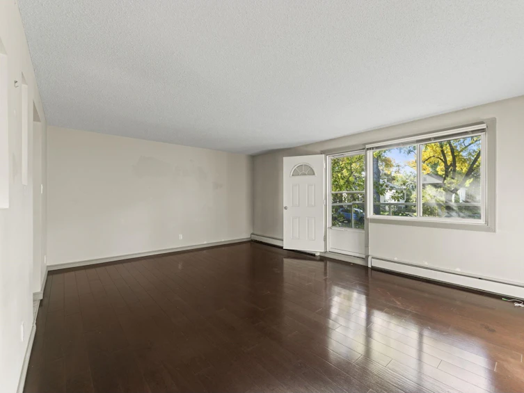 6-10710 84 Avenue NW, Edmonton, AB, T6E 2H9 - 9